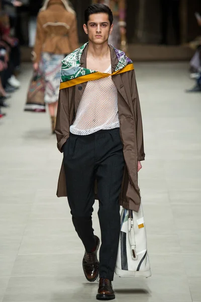Look 9